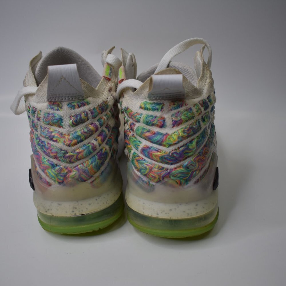 LeBron 17 XVII Air Command Shoes Nike Youth BQ5594-100 GS Size 5.5Y Women's 7  G - Picture 8 of 14